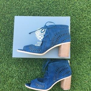 Vince Camilo Navy suede vc-tarita sandals size 11